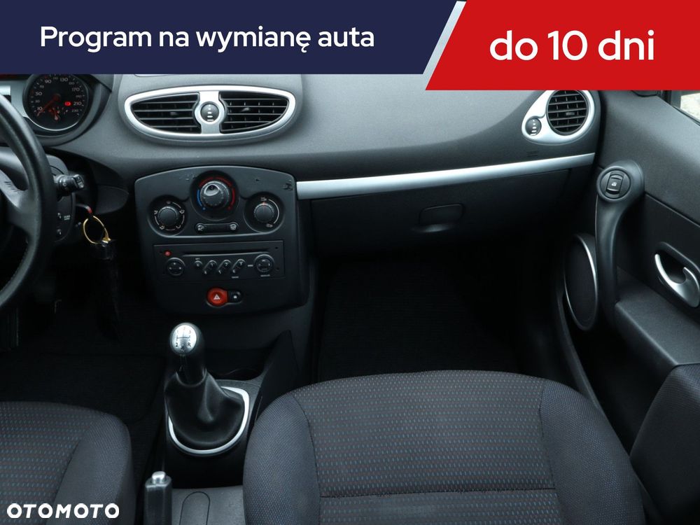 Renault Clio - 10