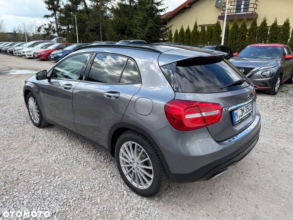 Mercedes-Benz GLA 200 Urban - 15