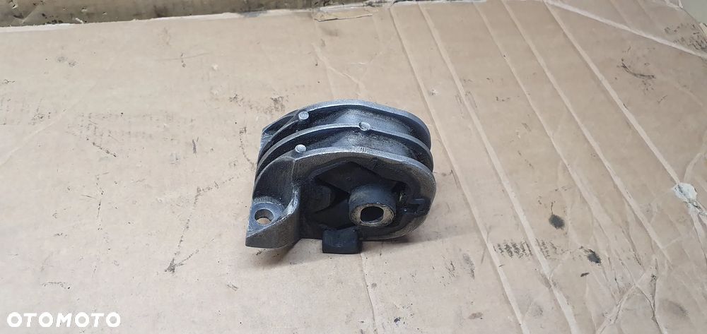 Łapa poduszka silnika skrzyni Opel Movano III 2.3 DCI - 3
