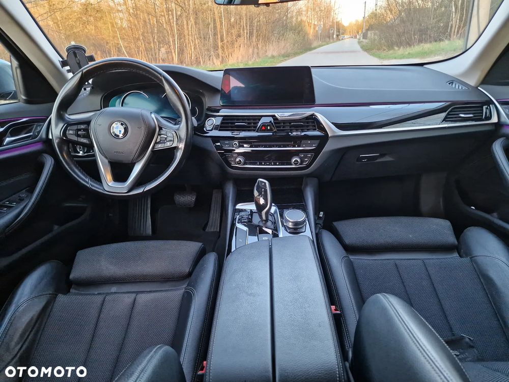 BMW Seria 5 520i Sport Line - 7