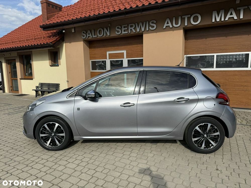 Peugeot 208 - 11