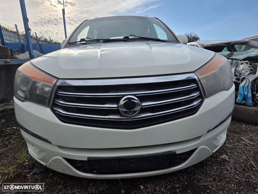 FRENTE COMPLETA SSANGYONG RODIUS - 1