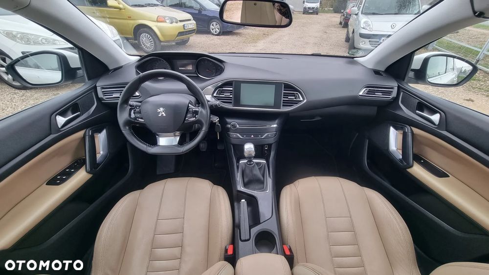 Peugeot 308 1.6 BlueHDi Allure S&S - 9