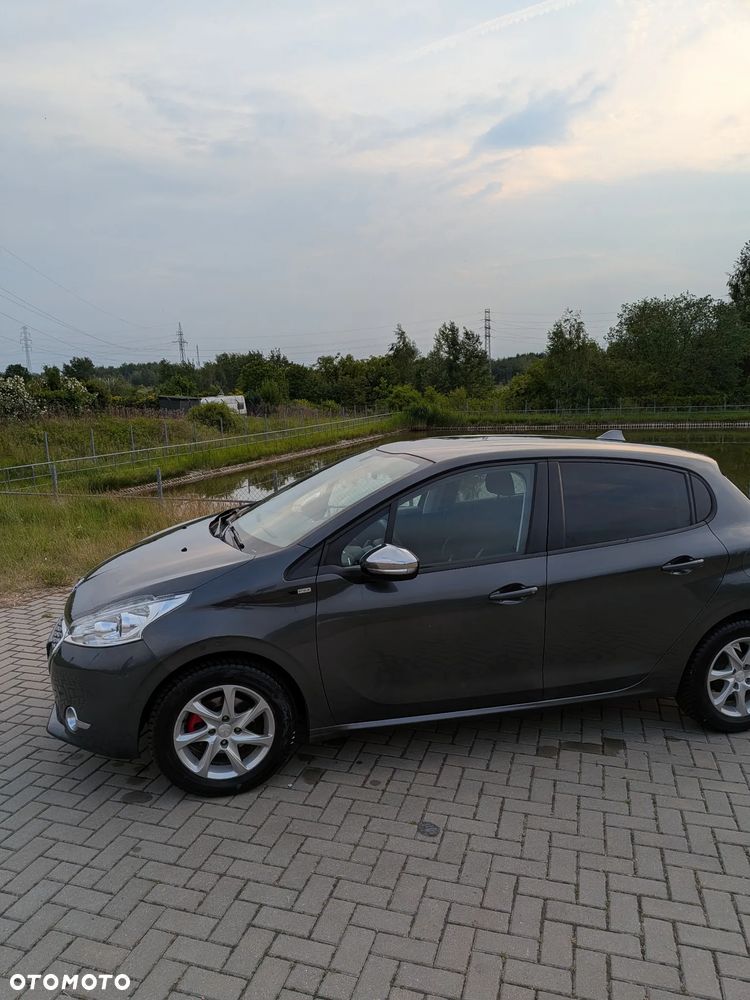 Peugeot 208 1.2 PureTech Style - 3