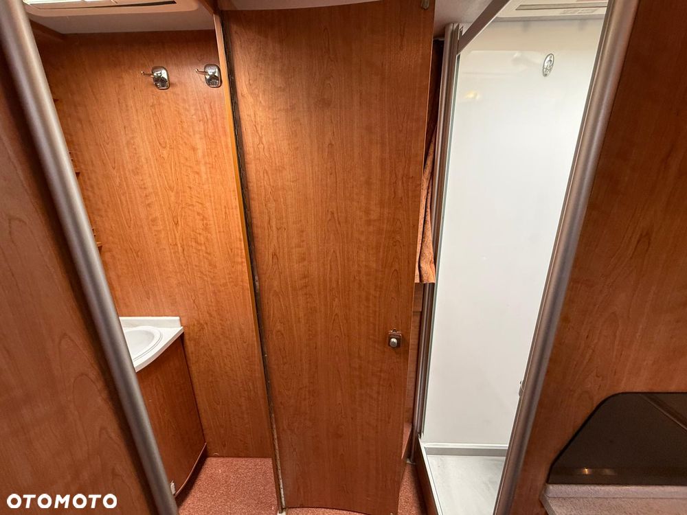 Mercedes-Benz RMB - 28