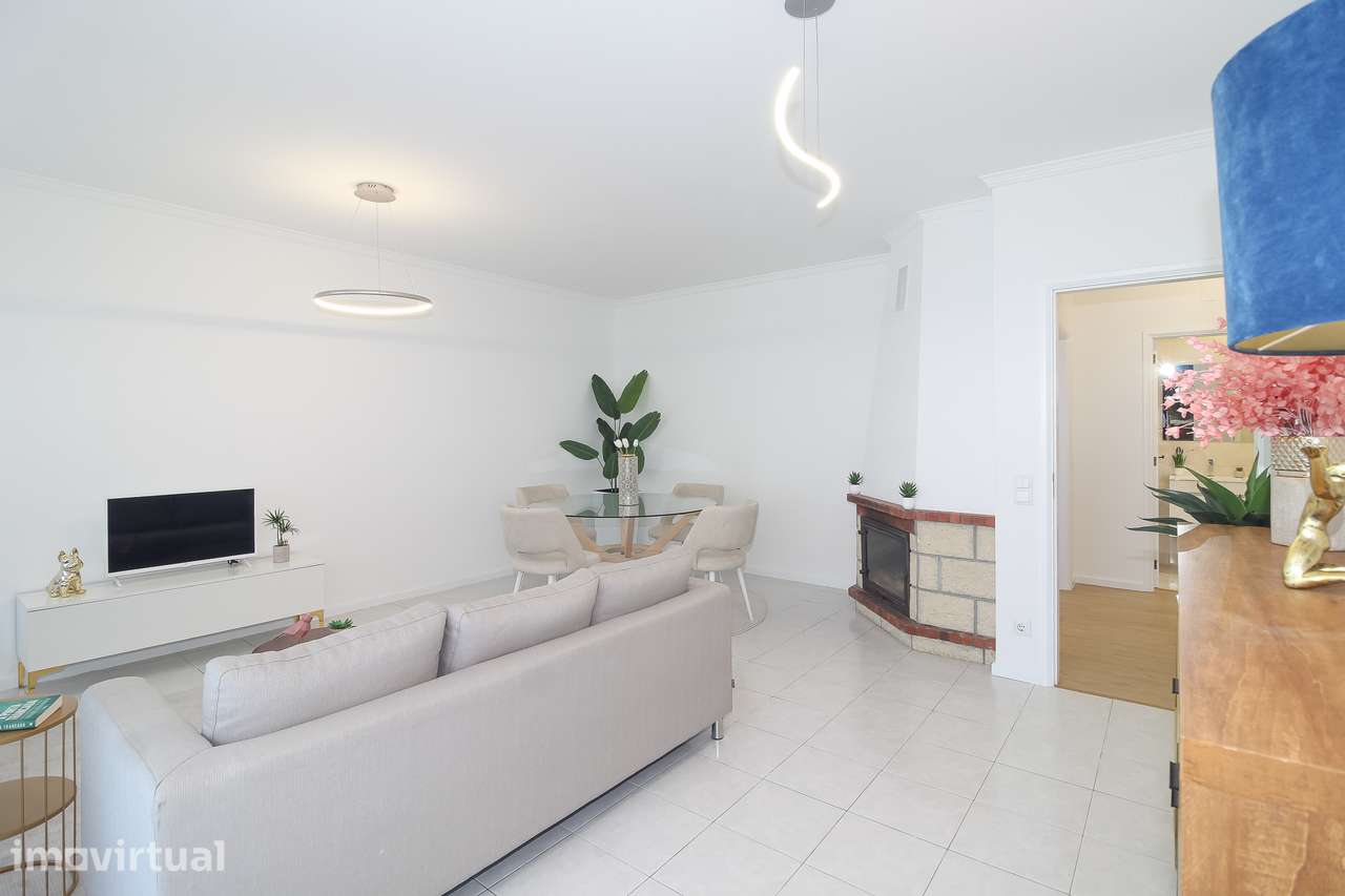 Apartamento T2 | Último Piso | Duas Frentes | Garagem | Valongo - Grande imagem: 3/21