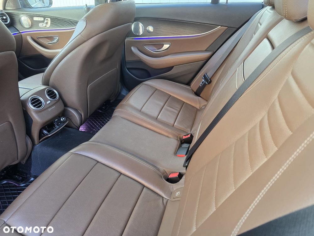 Mercedes-Benz Klasa E 220 d 9G-TRONIC - 18