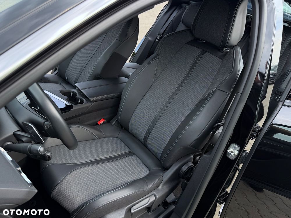 Peugeot 3008 BlueHDi 130 Stop & Start EAT8 Allure - 31