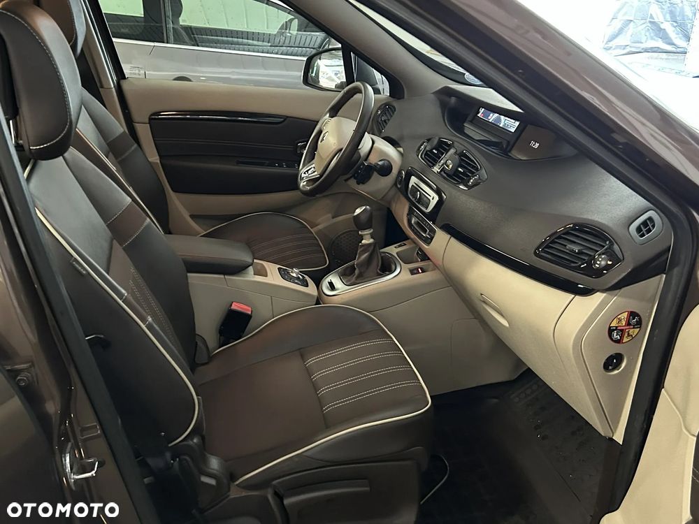 Renault Scenic 1.6 dCi Energy Privilege - 14