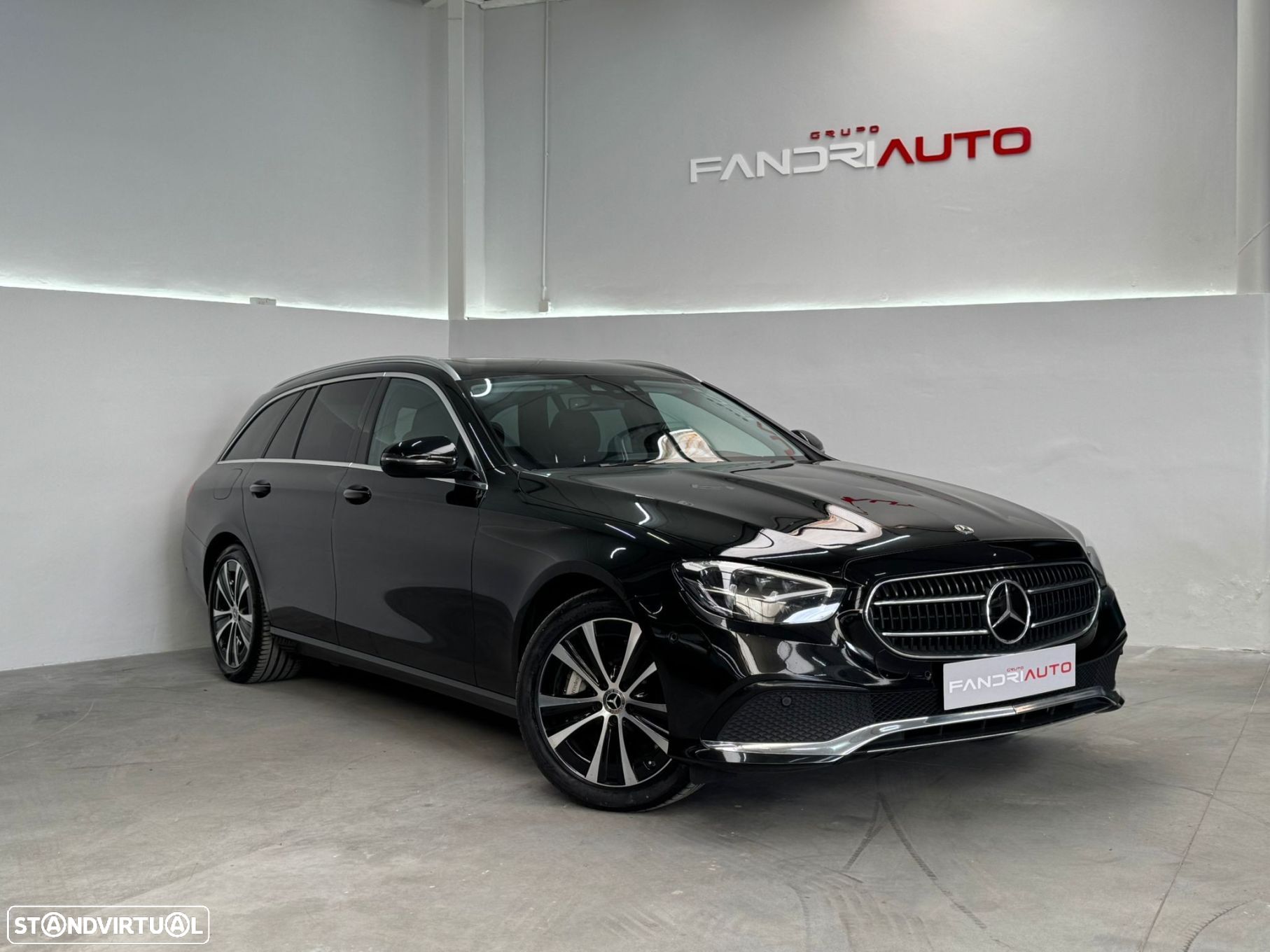 Mercedes-Benz E 300 e Exclusive Line - 1