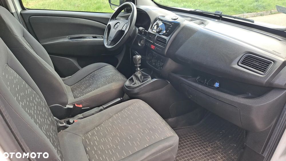 Opel COMBO - 17