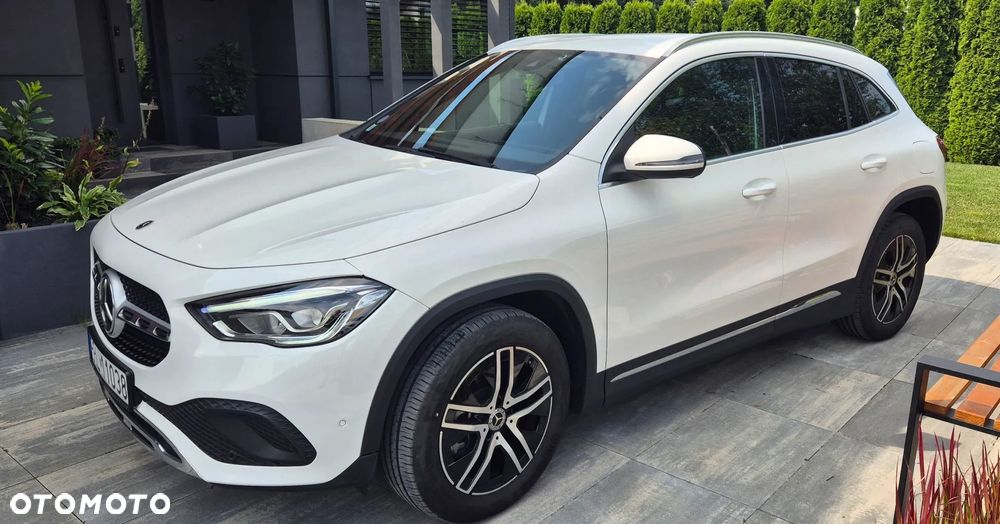 Mercedes-Benz GLA 250 e 8G-DCT - 4