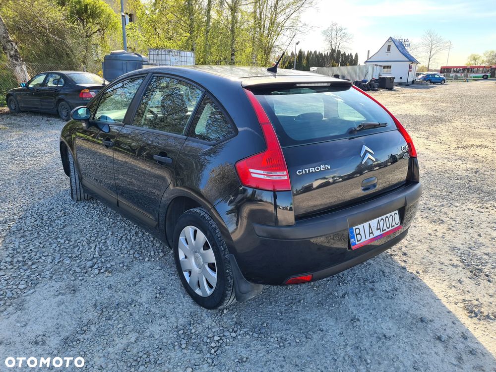 Citroën C4 1.4 16V Style - 5
