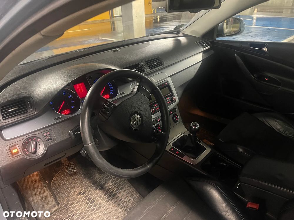 Volkswagen Passat 2.0 FSI Comfortline - 11