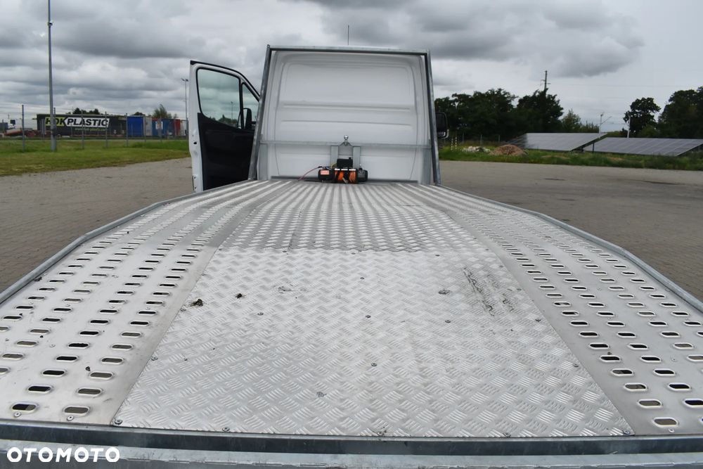 Mercedes-Benz Sprinter - 17