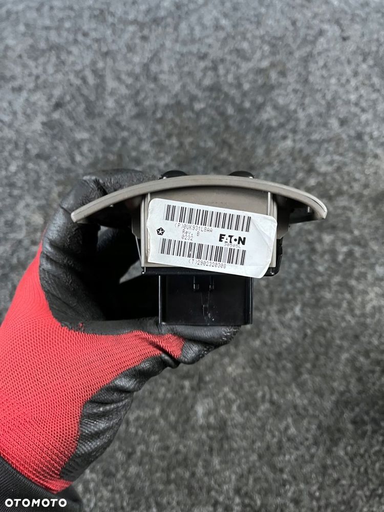 przełącznik panel sterowania szyb chrysler pt cruiser I 0UK931L8AA - 9