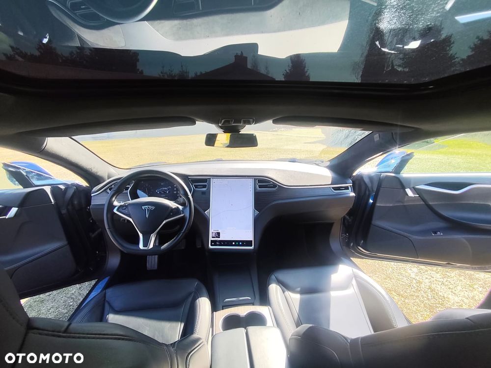 Tesla Model S - 17