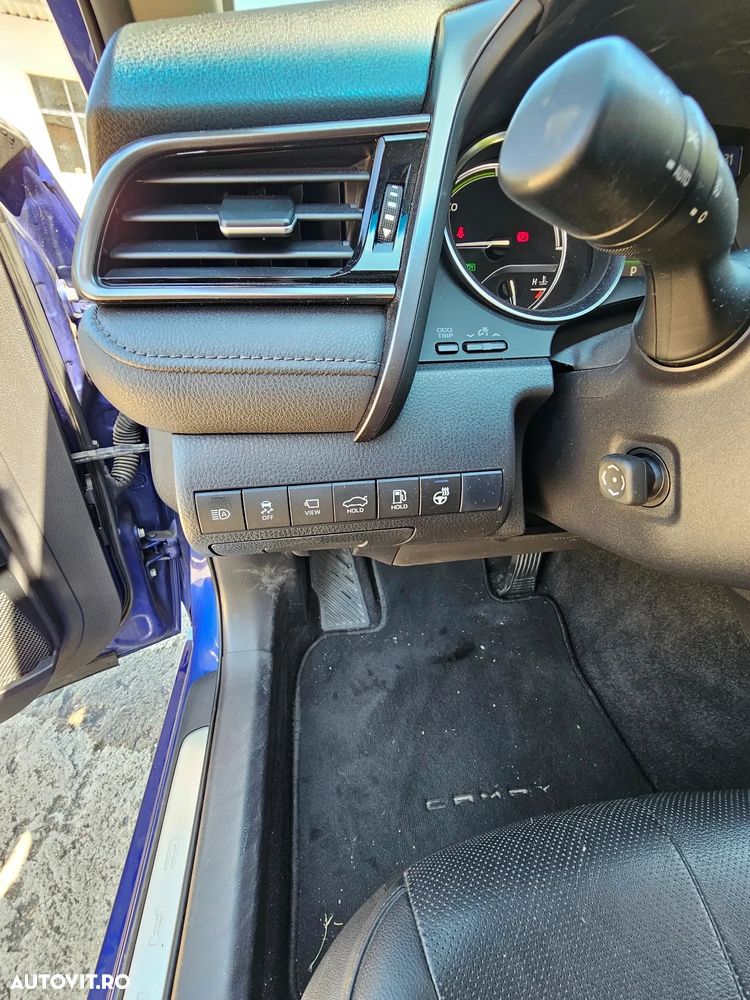 Toyota Camry 2.5 Hybrid Exclusive - 17