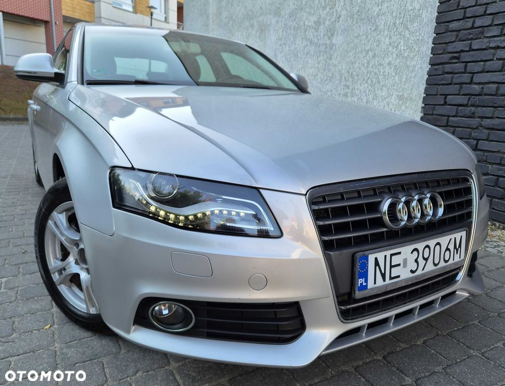 Audi A4 Limousine - 1