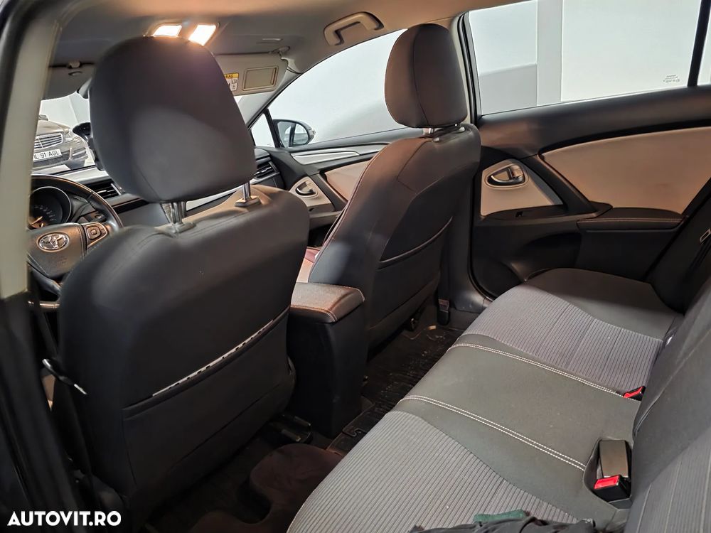 Toyota Avensis 1.8 Multidrive S Executive - 19