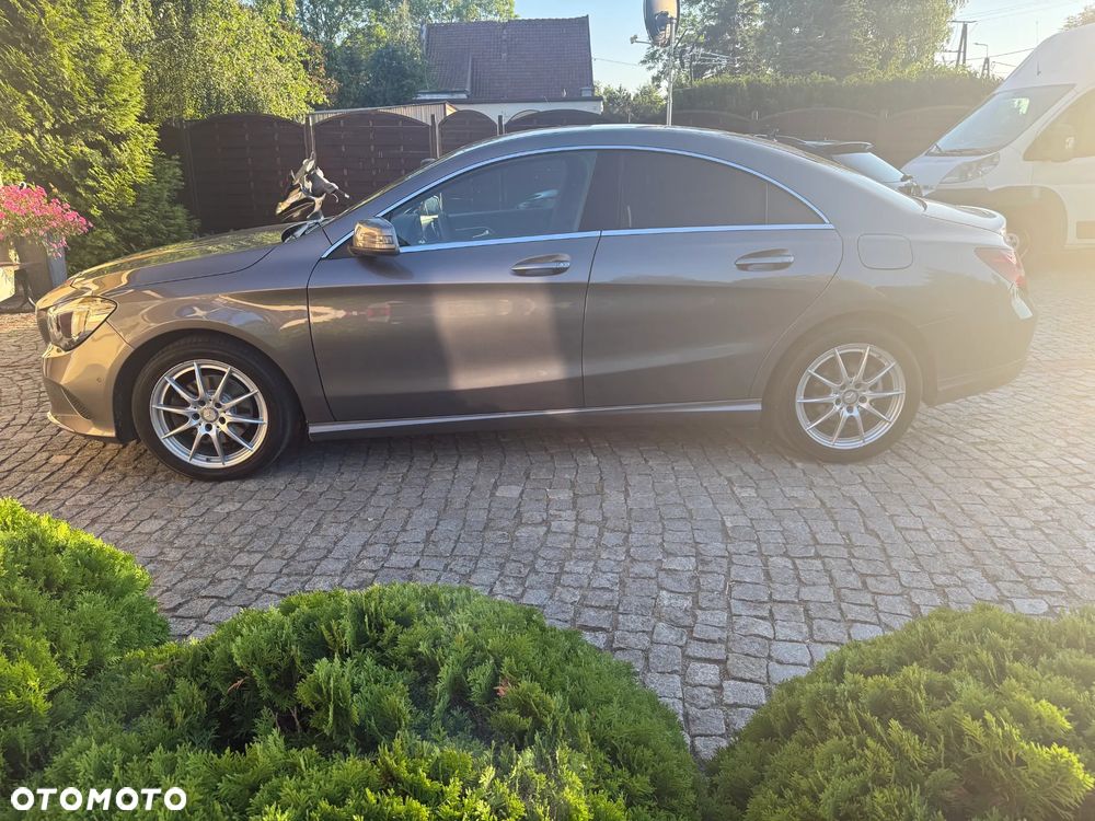 Mercedes-Benz CLA 200 7G-DCT - 2