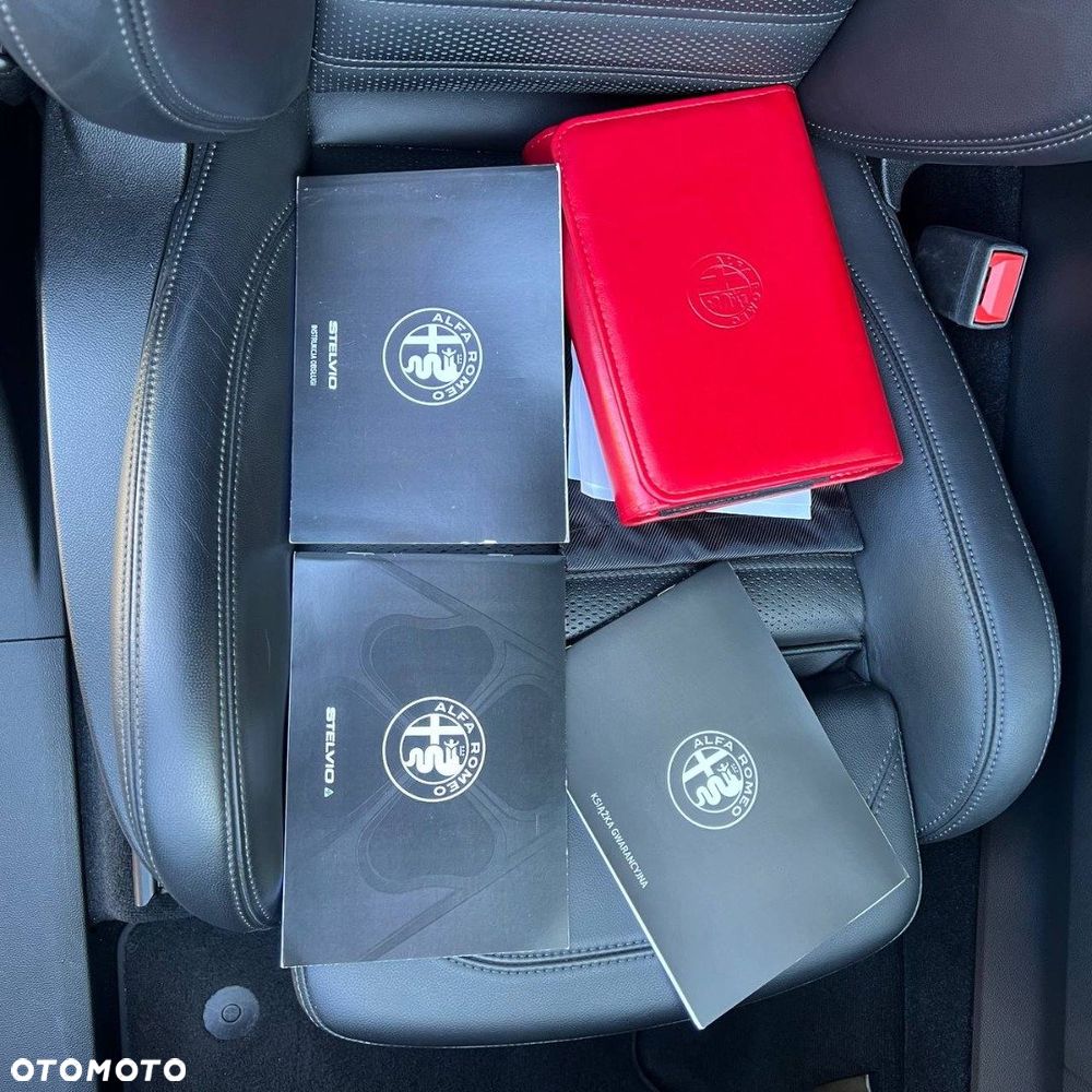 Alfa Romeo Stelvio 2.0 Turbo Veloce Q4 - 11