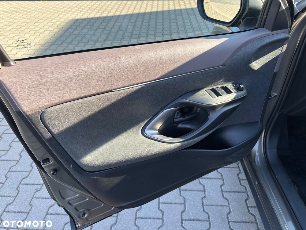 Toyota Yaris Cross Hybrid 1.5 Executive - 12