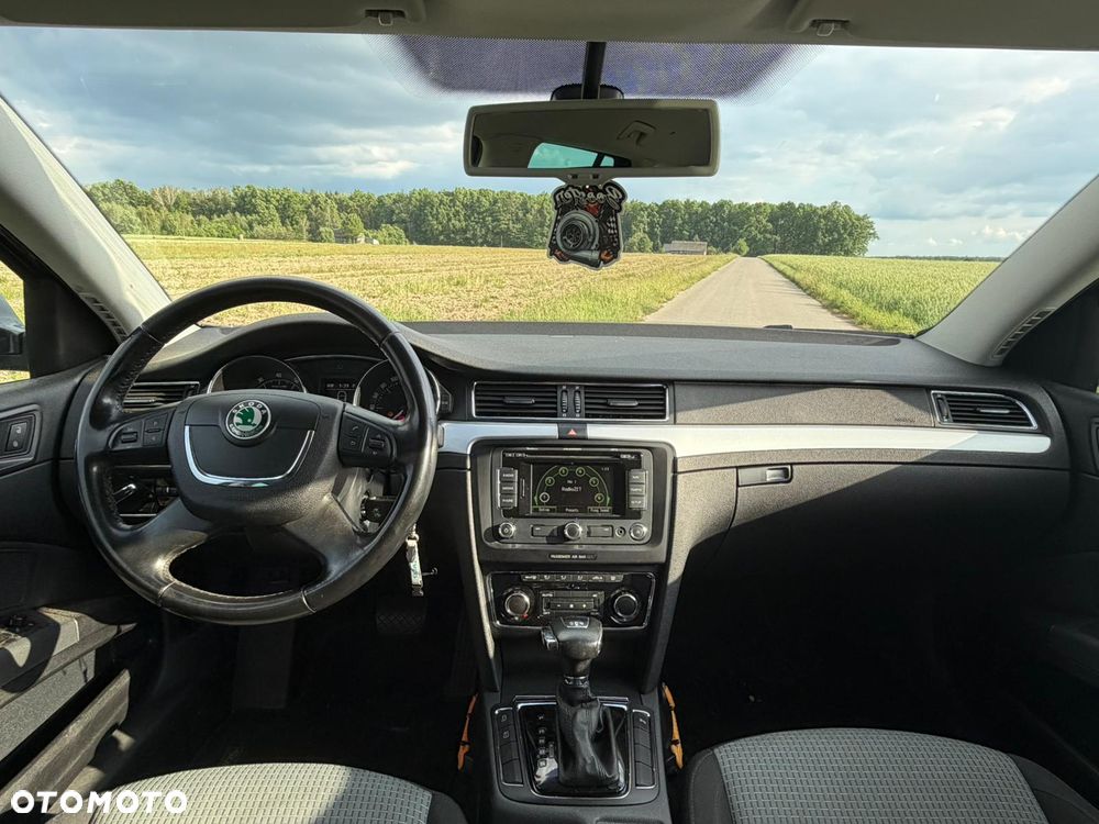 Skoda Superb 1.8 TSI DSG FAMILY - 15