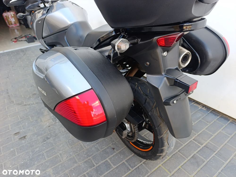 Suzuki V-STROM - 20