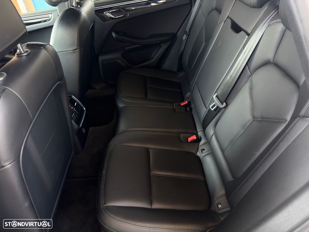 Porsche Macan S - 23