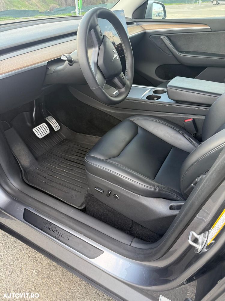 Tesla Model Y Performance - 5