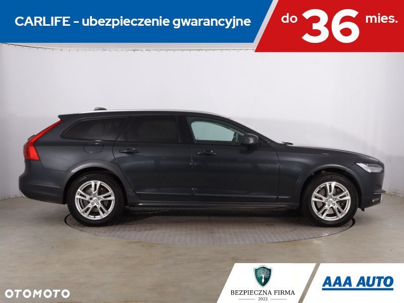 Volvo V90 Cross Country - 8