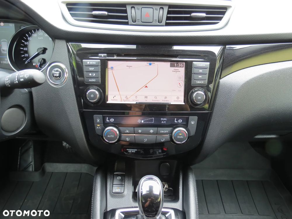 Nissan Qashqai 1.3 DIG-T DCT ZAMA - 25