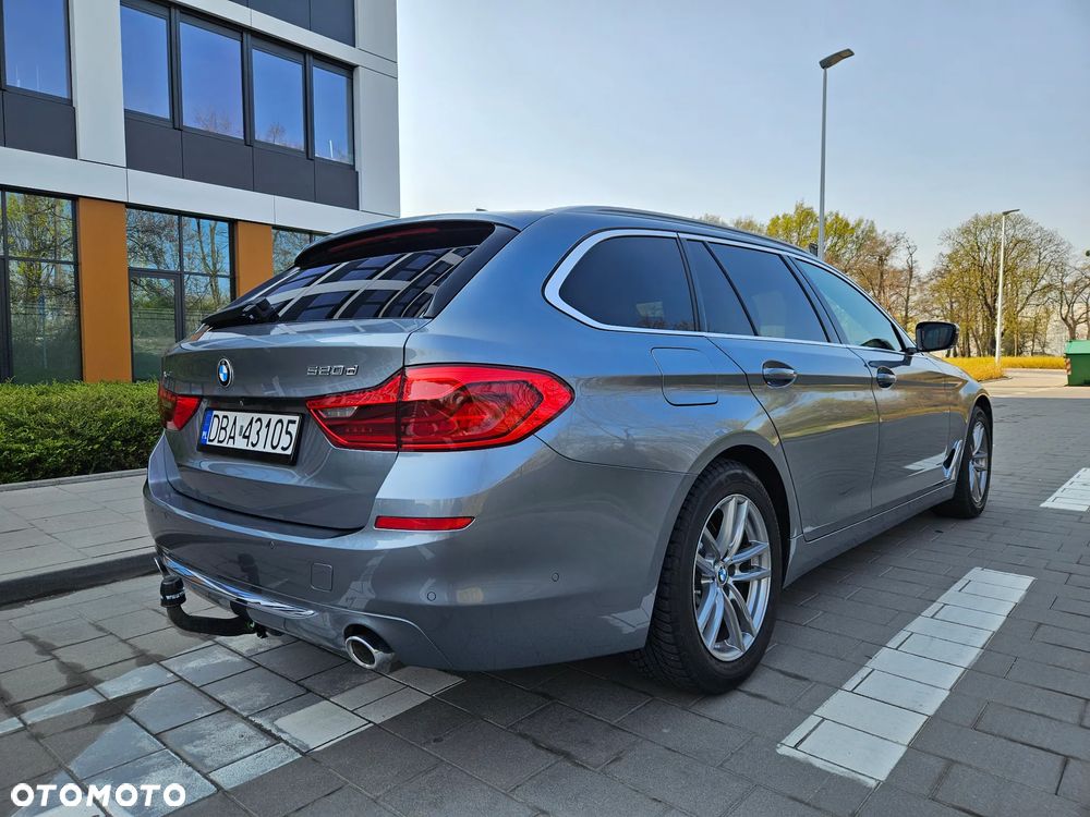 BMW Seria 5 520d xDrive Luxury Line - 9
