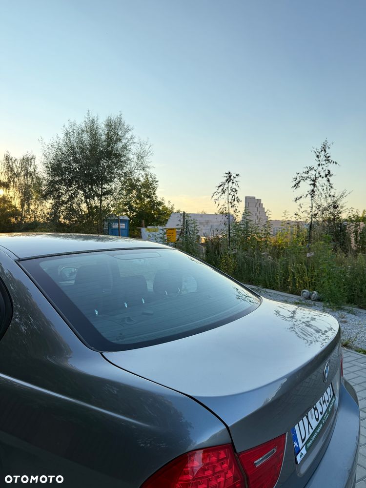 BMW Seria 3 318i - 27