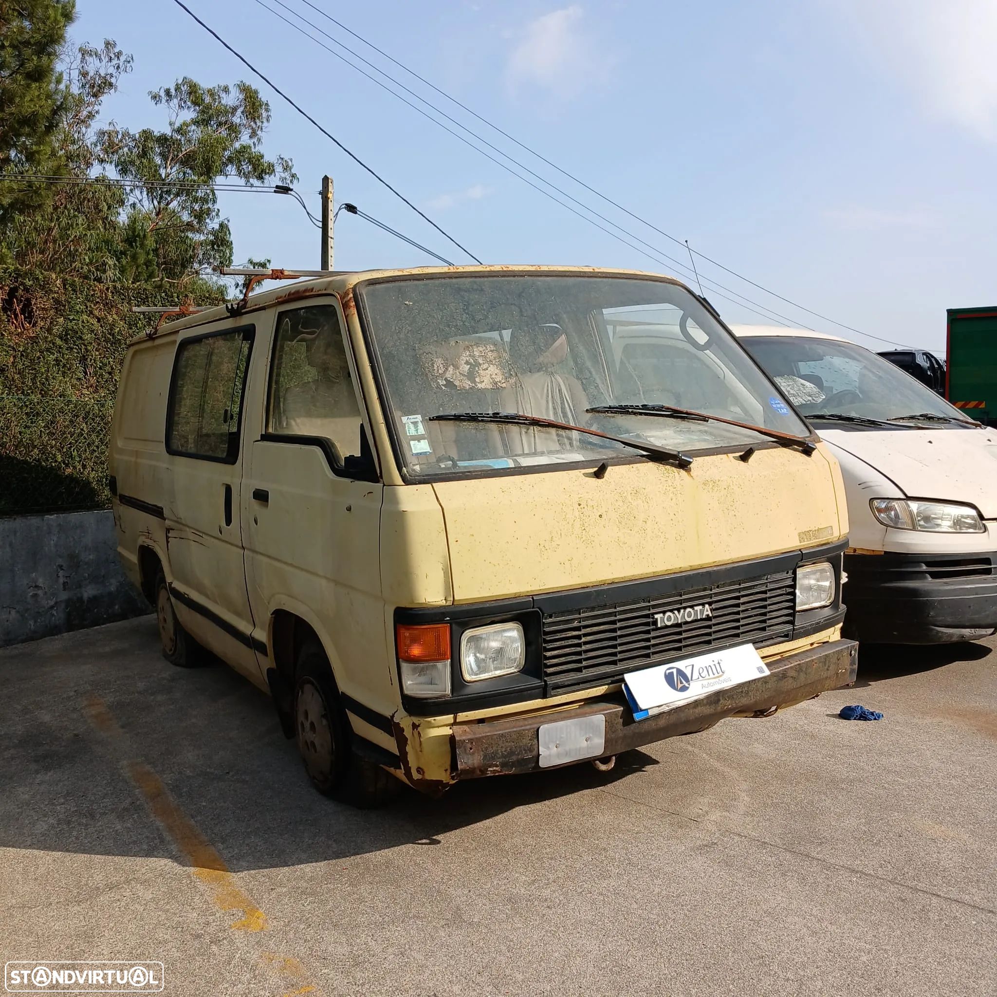 Toyota Hiace 2.4 D de 1990 – Peças Usadas (9943) - 1