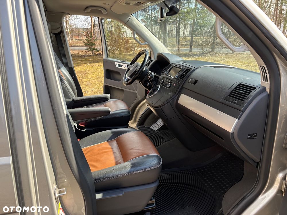 Volkswagen Multivan - 23
