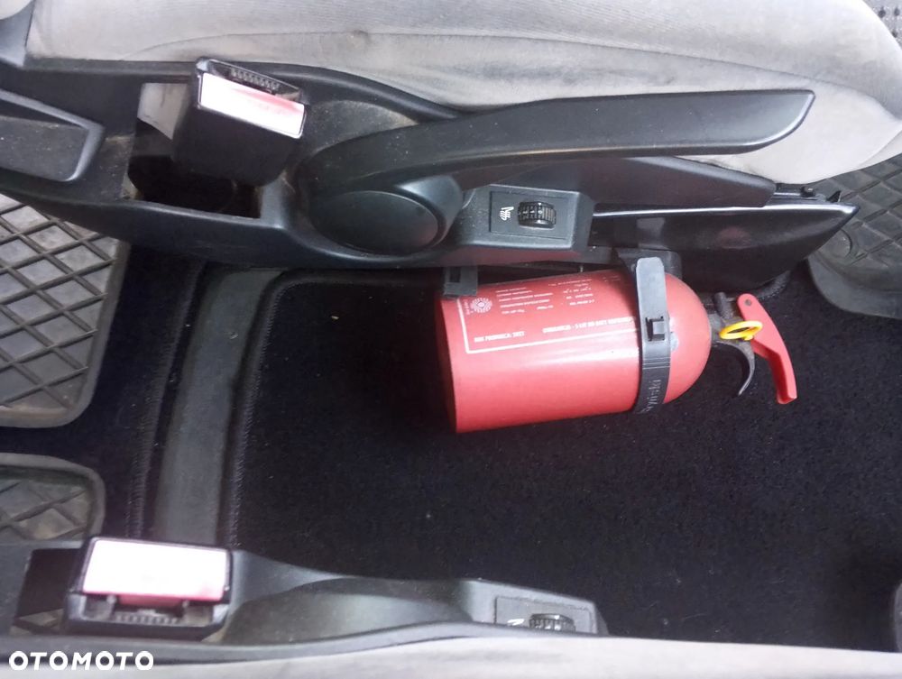 Peugeot 807 2.0 HDi Premium - 24