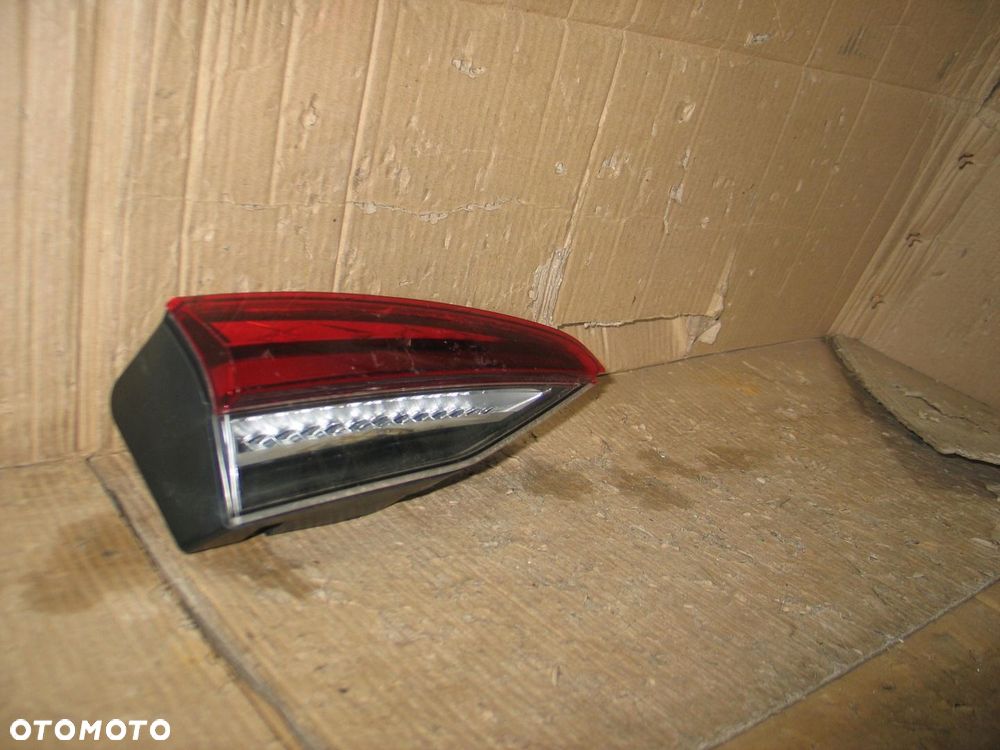 lampa tyl led lewa w klape skoda octavia 4 IV kombi 5E7945307 oryginal - 5