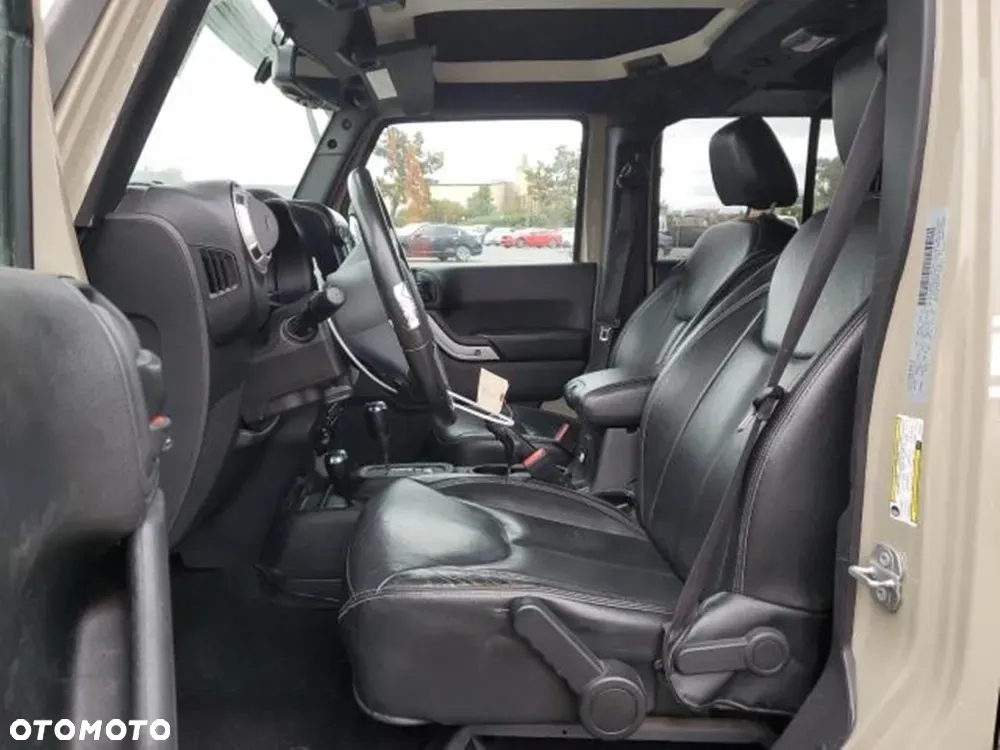 Jeep Wrangler 3.6 Unlim Sahara - 6