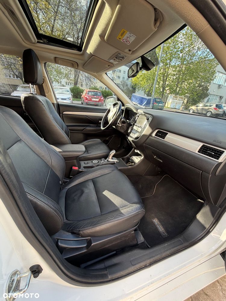 Mitsubishi Outlander - 7