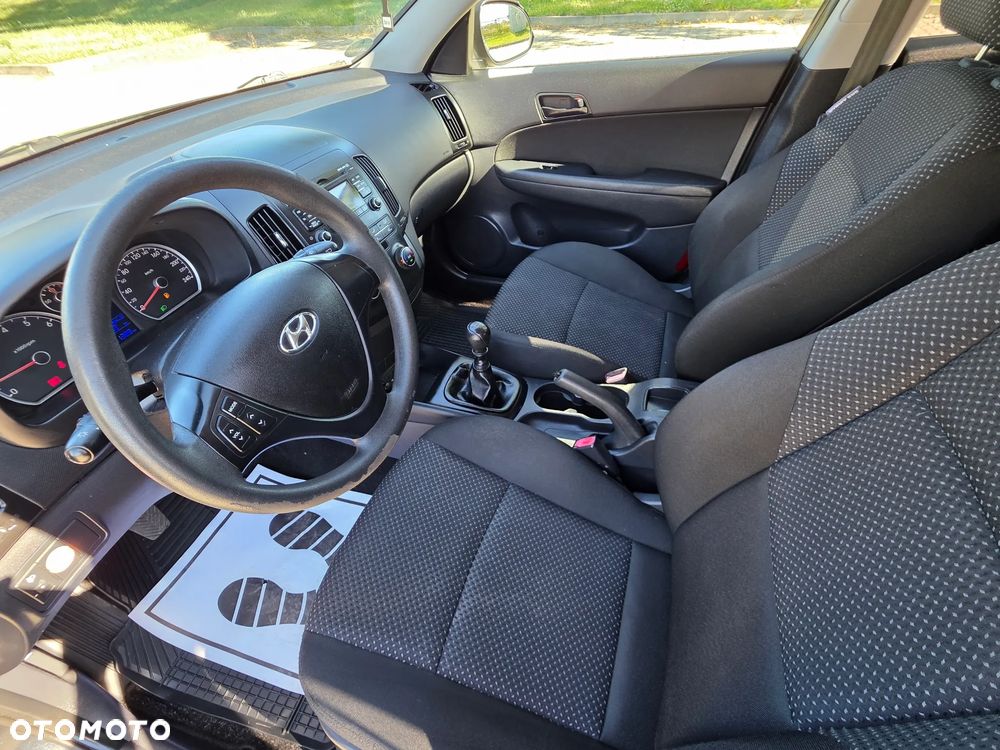 Hyundai i30 1.4 Base - 9