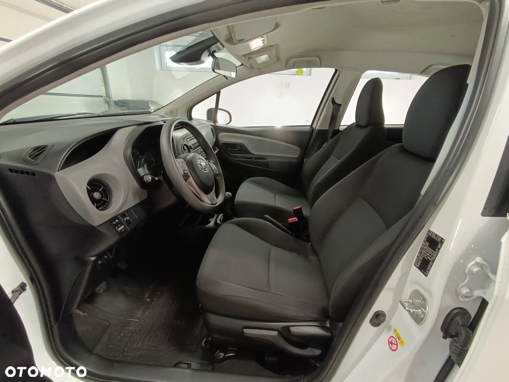 Toyota Yaris 1.0 Life EU6 - 10