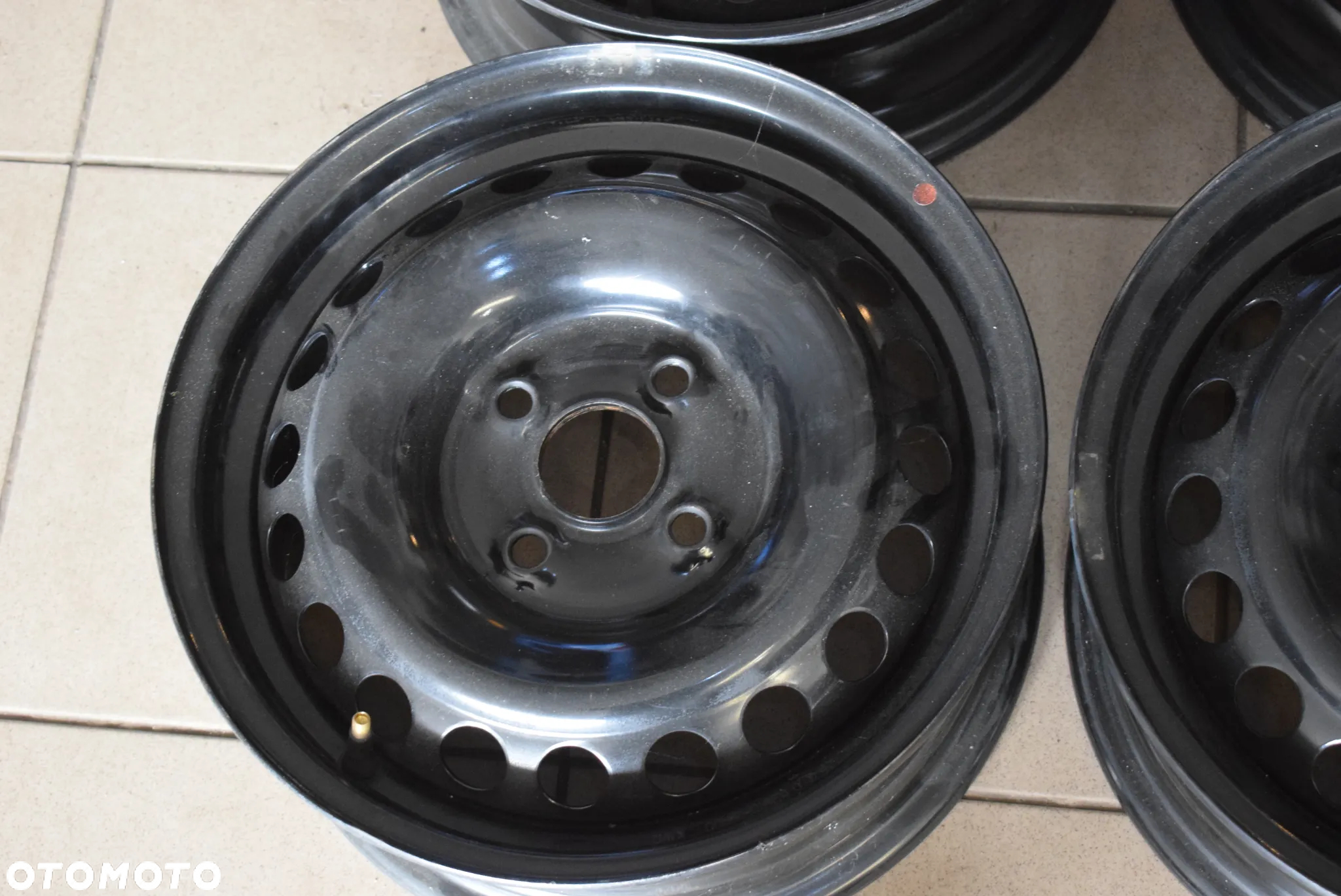 Felgi stalowe KIA 5,5x14 4x100 R14 14'' Cena za komplet - 4