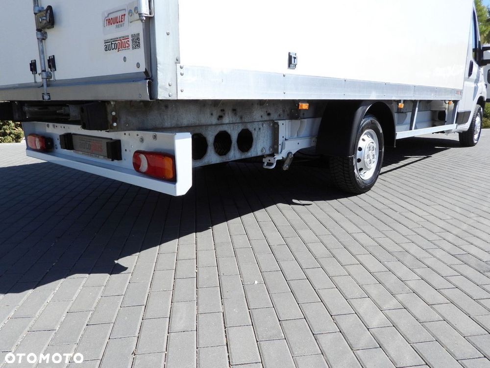 Fiat DUCATO KONTENER 9 PALET TEMPOMAT NAWIGACJA LEDY KLIMATYZACJA  130KM - 25
