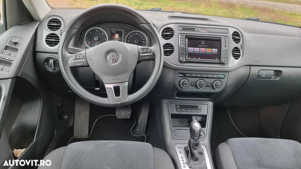 Volkswagen Tiguan 2.0 TDI SCR 4MOTION BlueMotion Technology DSG Exclusive - 10