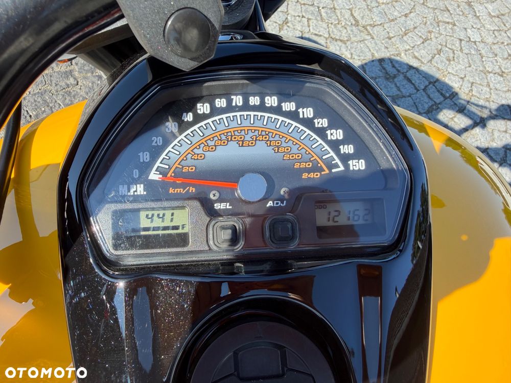 Suzuki Boulevard - 9