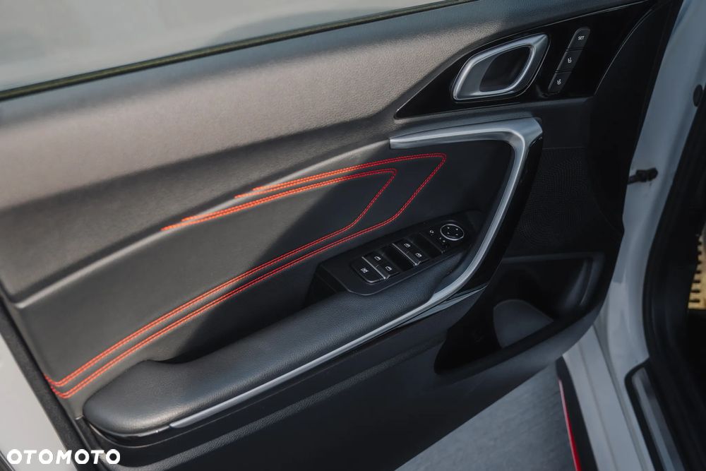 Kia ProCeed - 23