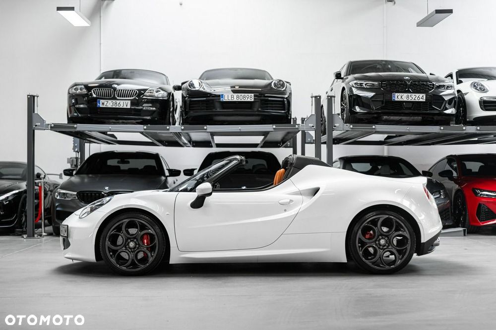 Alfa Romeo 4C - 12