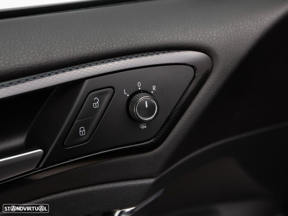 VW Golf 1.6 TDi Highline DSG - 14